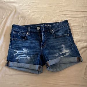 AE gently worn super stretch x midi shorts with cute distressing